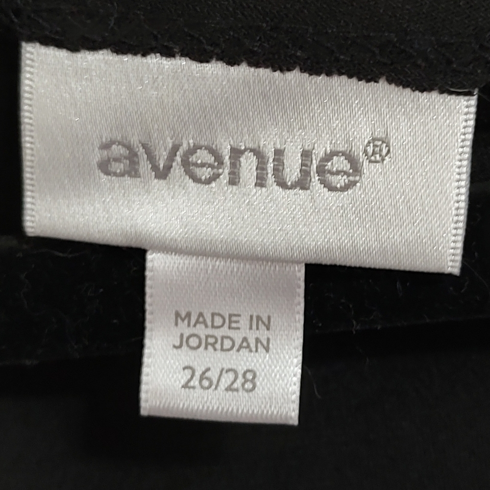 Avenue Black and White Faux Layered Pull Over Cardigan Size 26/28 - Picture 4 of 4